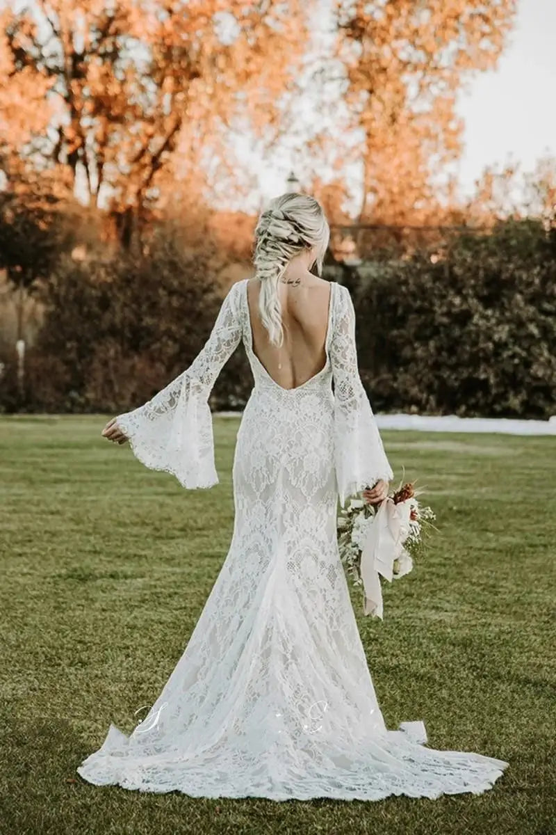 Vintage Lace Mermaid Beach Wedding Dress Long Flare Sleeves Sexy Open Back Country Wedding Dresses Rustic Boho Bridal Gowns 2024