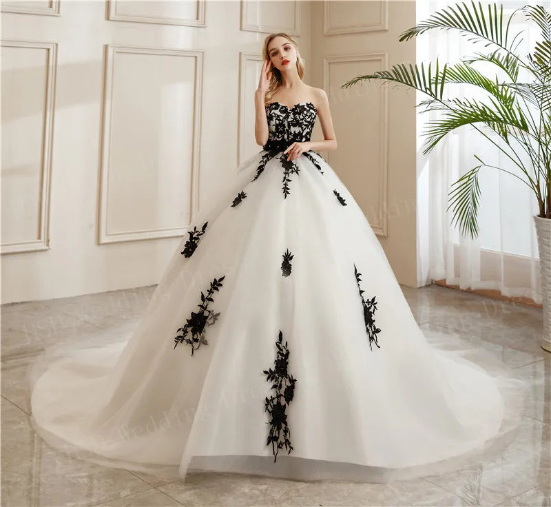 New Style Beautiful Simple Strapless Wedding Dress Black Lace Embroidery Appliques Bow Sashes Vestidos De Novia Custom Plus Size