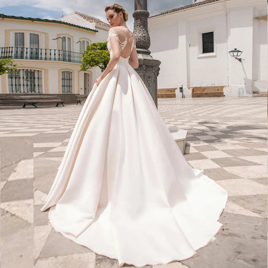 Classic Scoop Short Sleeves Satin Wedding Dresses Customized Appliqued White/Ivory Ball Gown Bridal Dress Vestidos de Novia