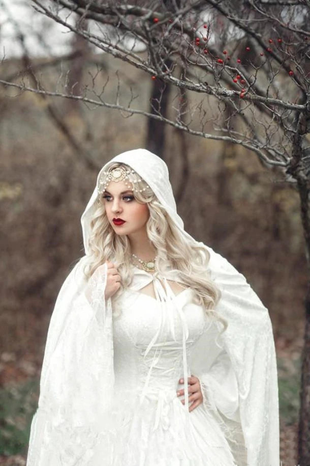 Vintage Gothic White Lace Ball Gown Wedding Dresses With Cloak Plus Size Flare Long Sleeve Celtic Medieval Princess Bridal Dress