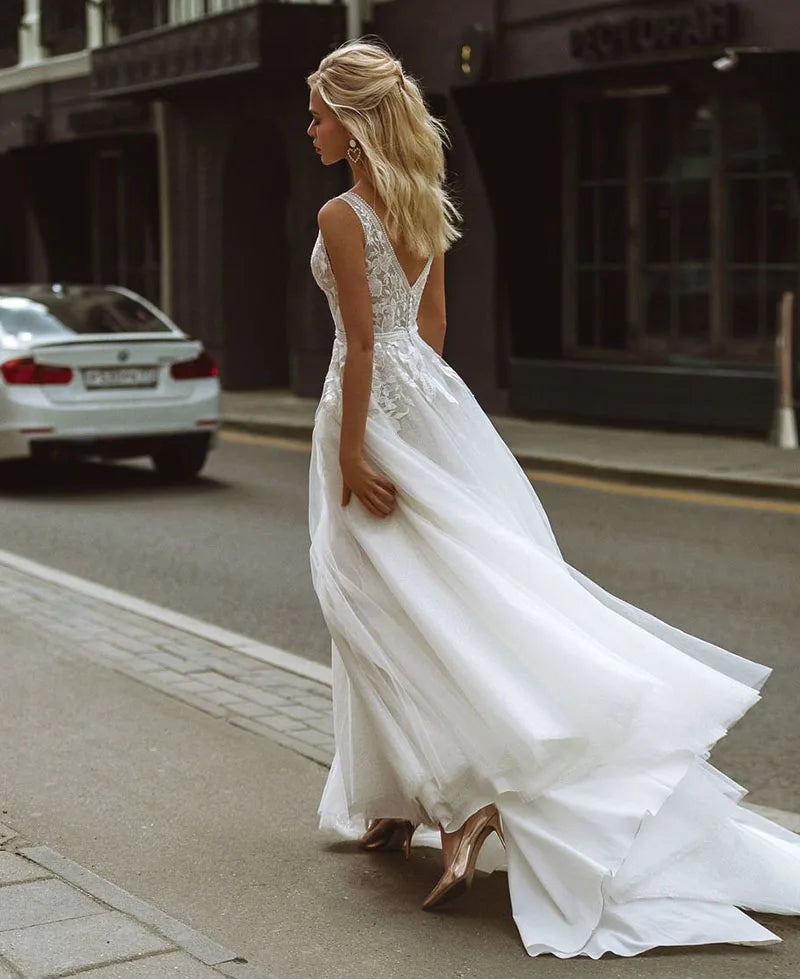 Elfenbeinfarbenes Boho-Hochzeitskleid, sexy, rückenfrei, V-Ausschnitt, Applikationen, Spitze, Tüll, Strand-Brautkleid, schlichte Hochzeitskleider in Übergröße