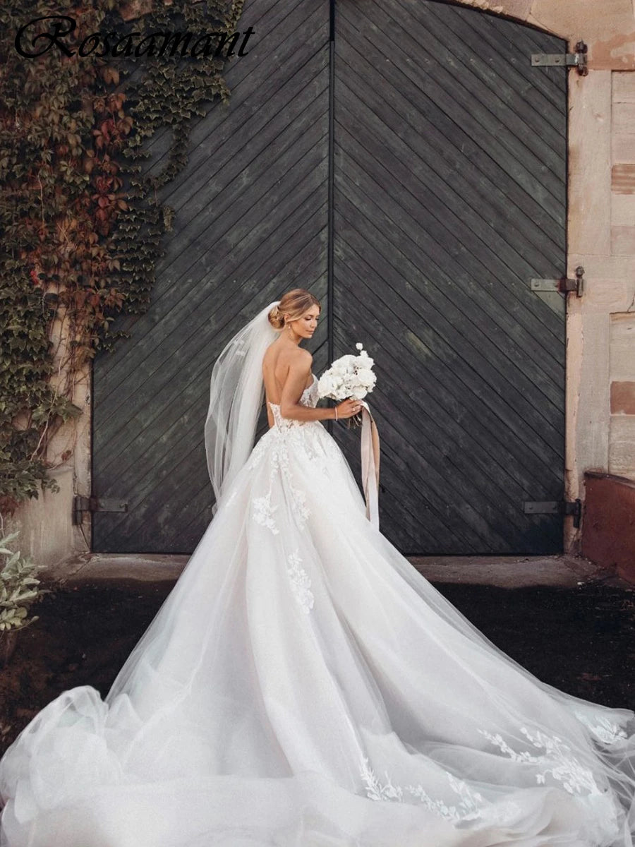 Vestidos de novia de balones sin amor romántico Apliques Floral Apliques Gowns Gowns Rente de Mariée