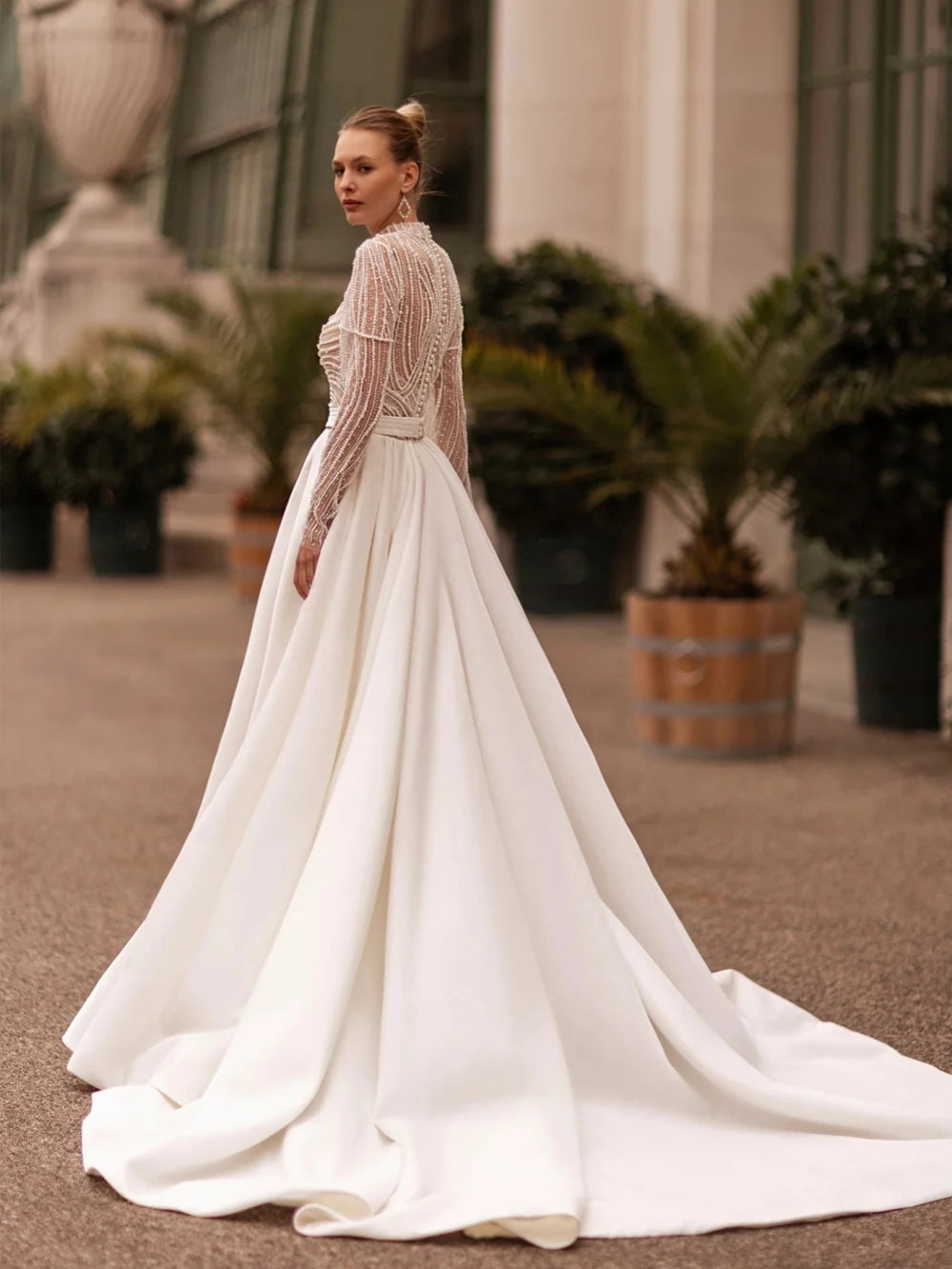 Modest Long Sleeve Wedding Dress Sparkly Hand-made Pearls Bride Robe Elegant A-line Satin Long Bridal Gown Robe De Mariée