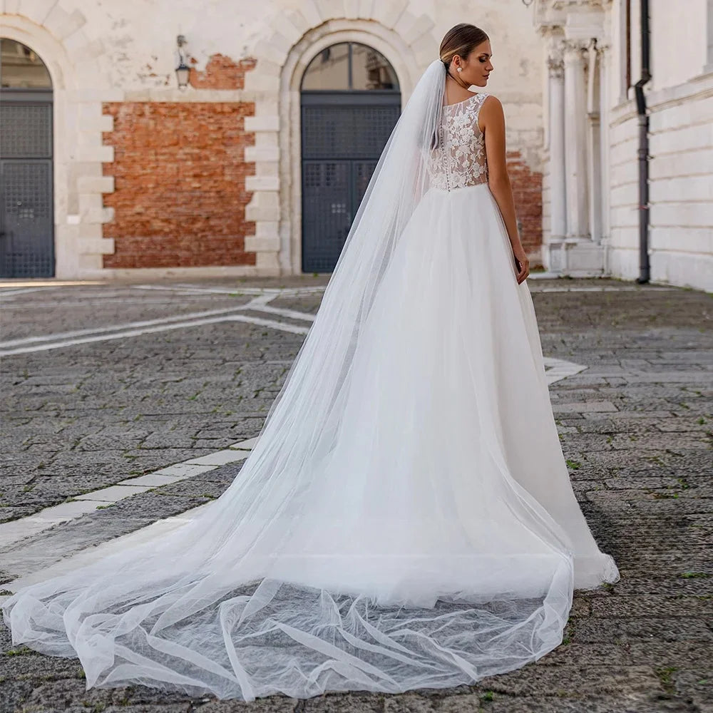 Vestido de novia de novia boho para mujer o cuello sin mangas mira a través de encaje aplicado tulle una línea de vestir de novia personalizada Mariee