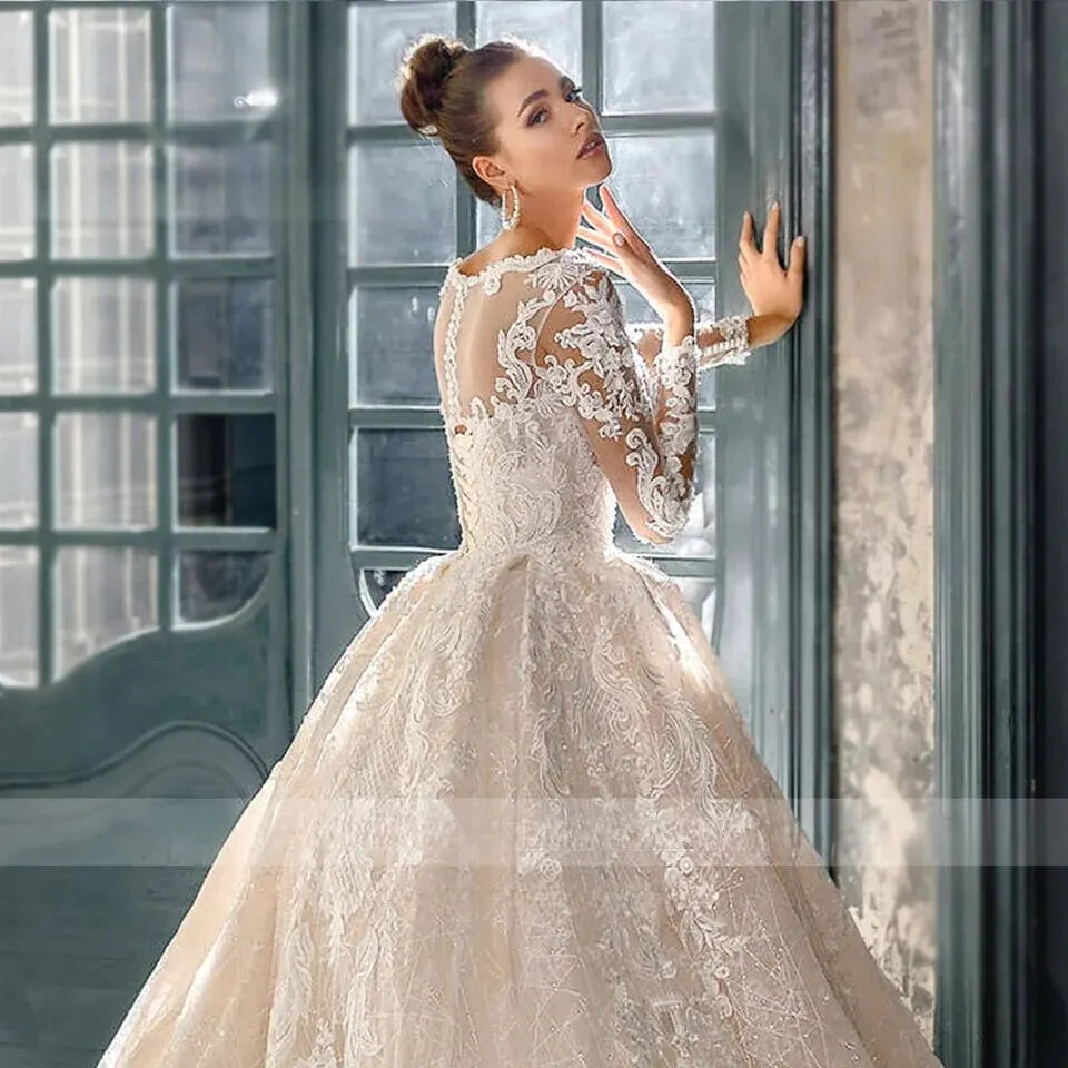 Luxury Lace Appliques Wedding Dresses Elegant Sheer Scoop Bridal Gowns Ball Gown Illusion Long Sleeves Vestidos De Novia