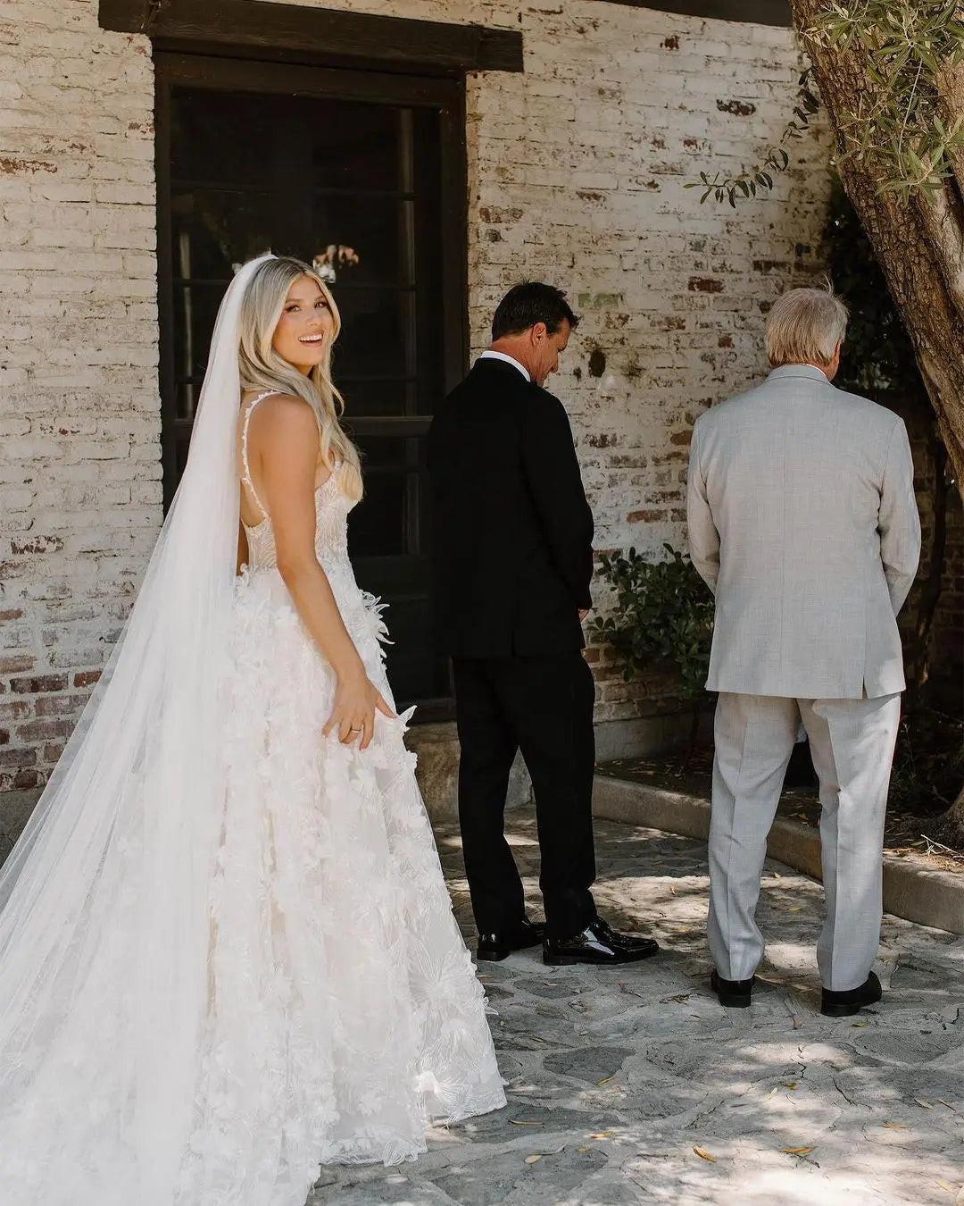 Hochzeitskleid A-Linien-Kleid mit 3D-Blumen und transparentem, quadratischem Ausschnitt, Korsett mit zarter, von Hand bestickter Spitze überzogen