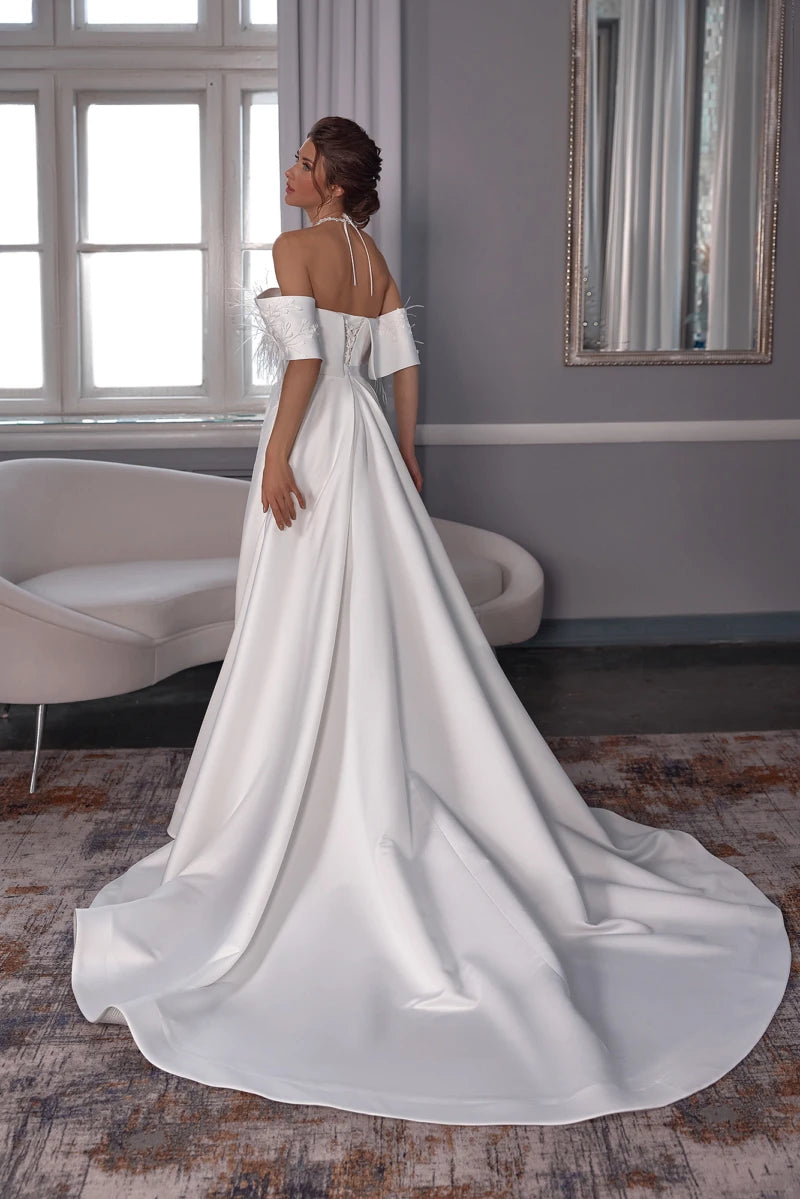 Robe de mariée élégante avec des plumes A-Line pour les femmes personnaliser pour mesurer les robes nuptiales de longueur de sol