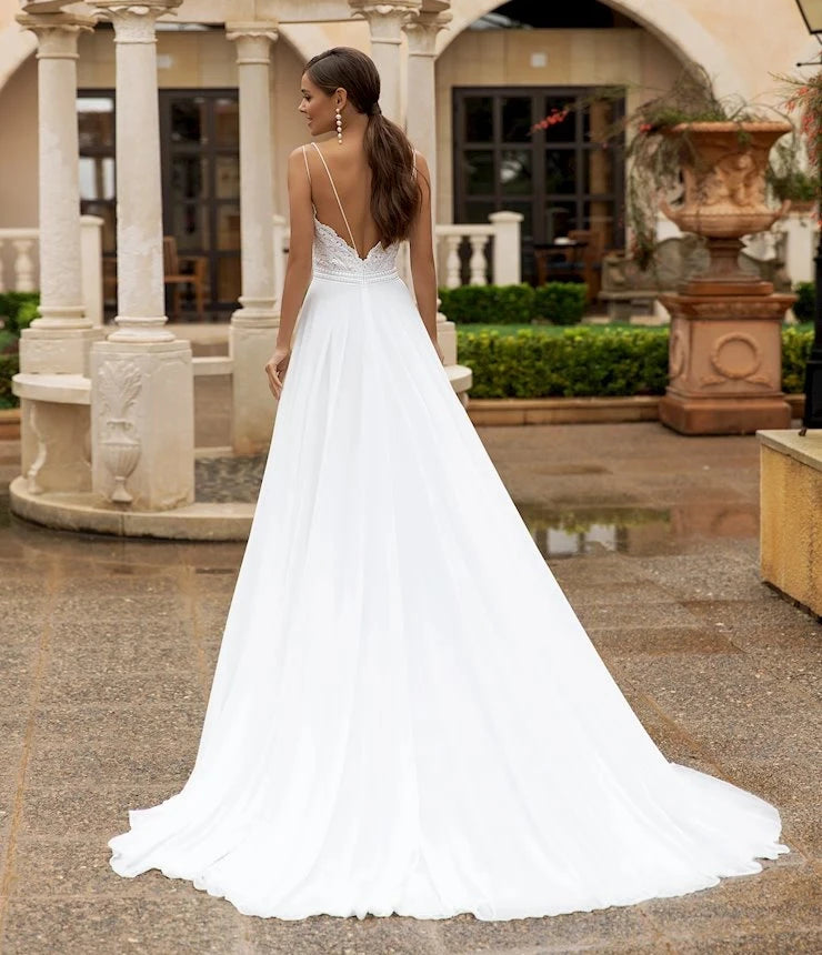 Charmantes sangles de spaghetti Boho Robe de mariage côté divise en mousseline de mousseline robe sexy back dentelle plage robe nuptiale Вчерне démar