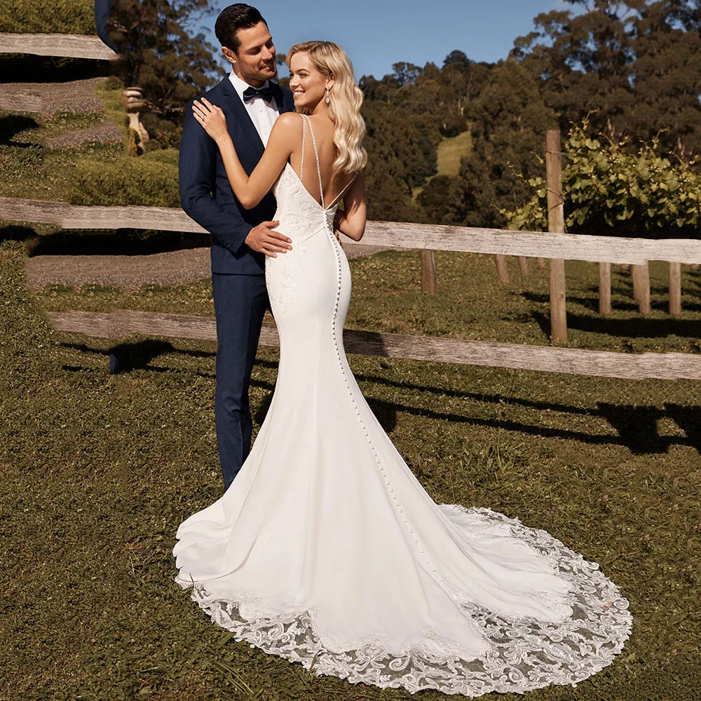 Yunshang Sexy V-Ausschnitt Hochzeitskleid Perlen Spaghetti Straps Flecken Strand Meerjungfrau Brautkleid Rückenless Zug Vestidos de Novia