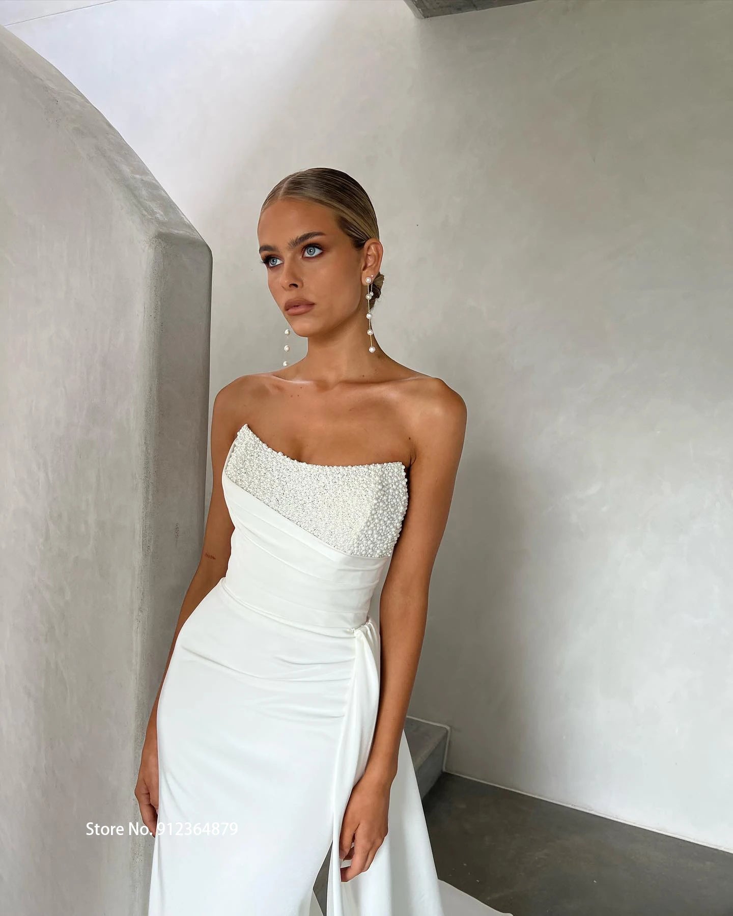 Atemberaubende Perlenstrailless -Hochzeitskleider Langes Zug Ridal -Kleid платья дя матери невесты