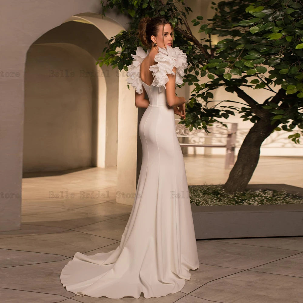 Eleganti abiti da sposa sirena bianca Abiti a cuore Sleevelette di abiti da sposa ad alta fessura di treno di sweep свадебное платье 2023