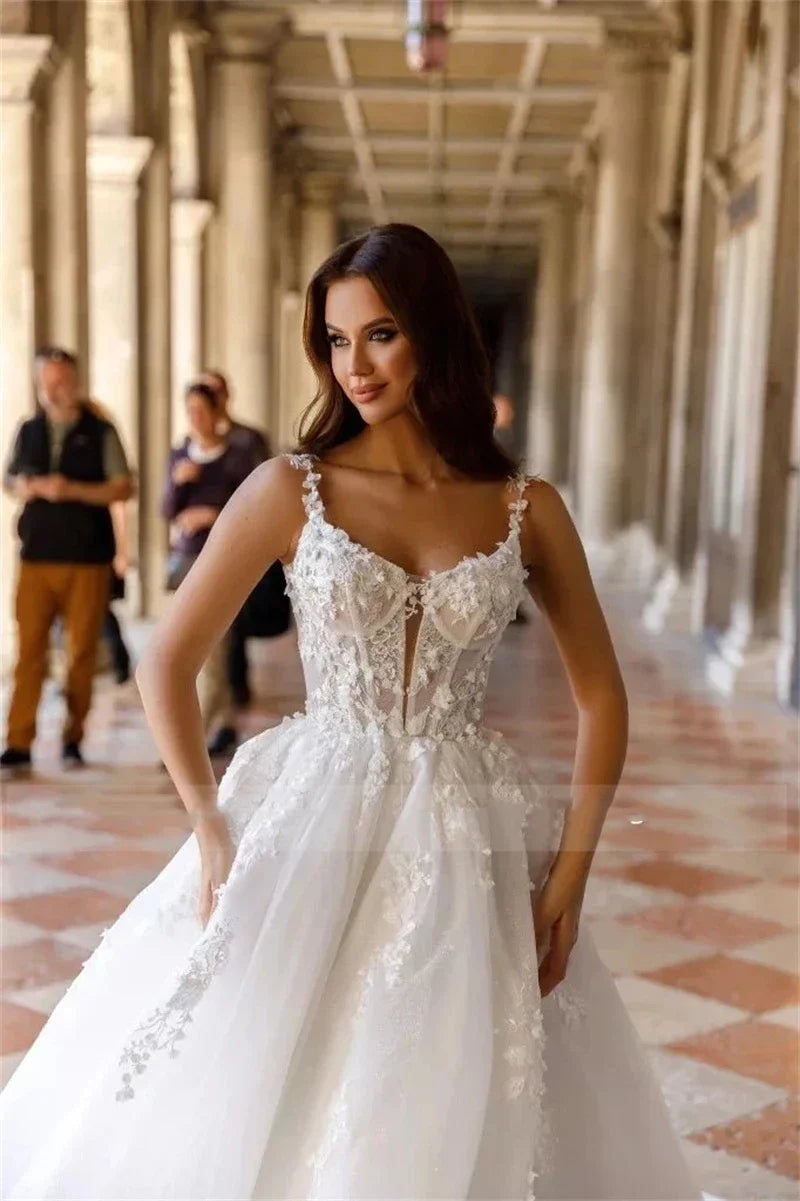 Sexy Spaghetti Straps Vestidos de novia sin mangas Fluffy Princess Lace Appliques Una línea de vestidos de novia blancos 2024 свадебное платье