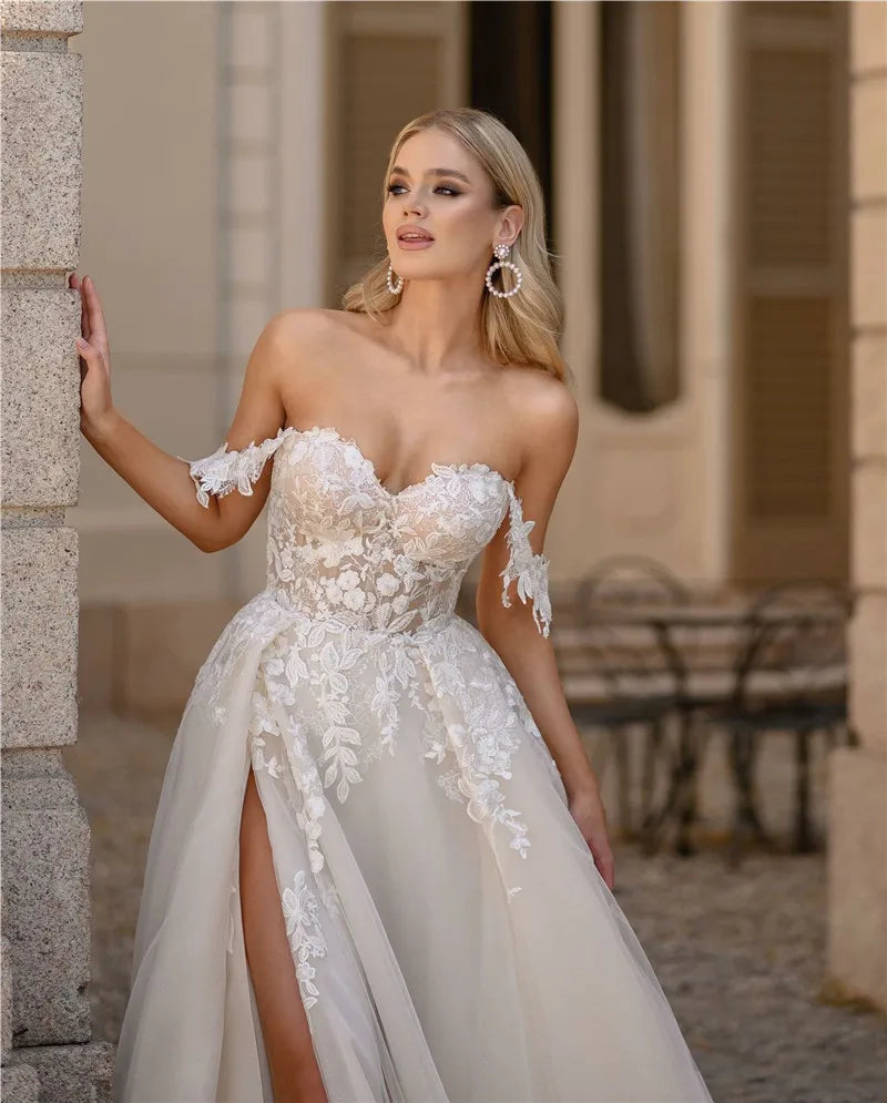 Vestidos de novia de la princesa, una explicación de encaje de la línea, de hombro sexy, brotes de nupcias, berenjes, tren de barrido de barrido