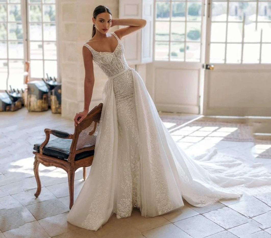 Robe de mariée exquise pour femme carrée à col carré