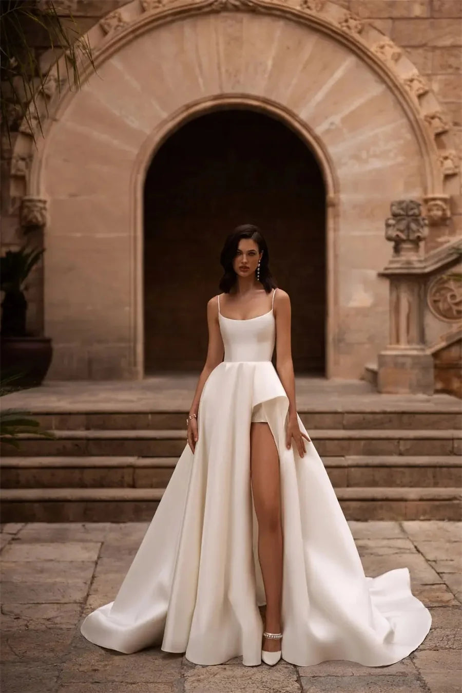 Spaghetti Strap A-linie Hohe Schlitz Hochzeit Kleid Square Neck Backless Einfarbig Braut Kleid Gericht Zug Свадебное платье