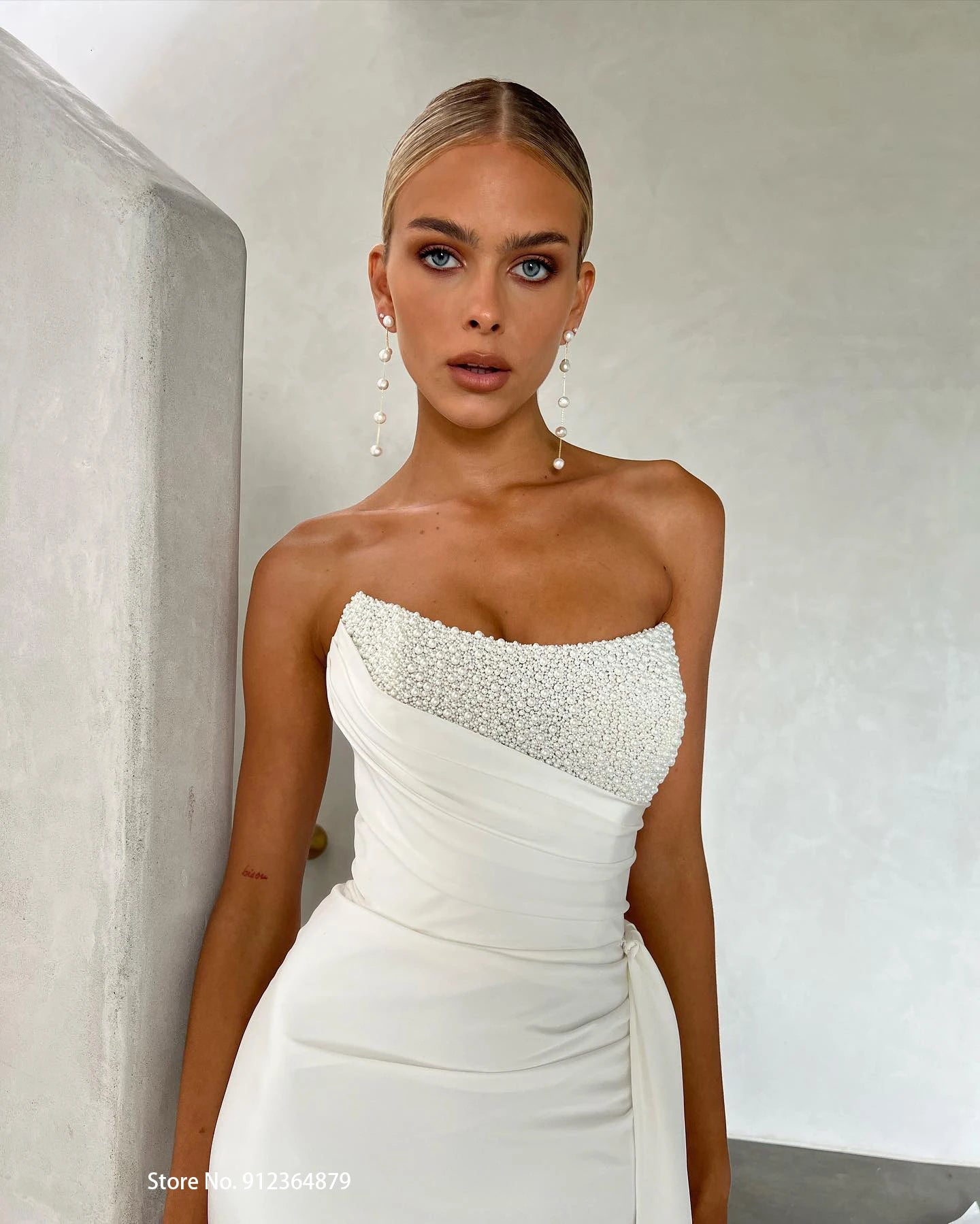 Atemberaubende Perlenstrailless -Hochzeitskleider Langes Zug Ridal -Kleid платья дя матери невесты