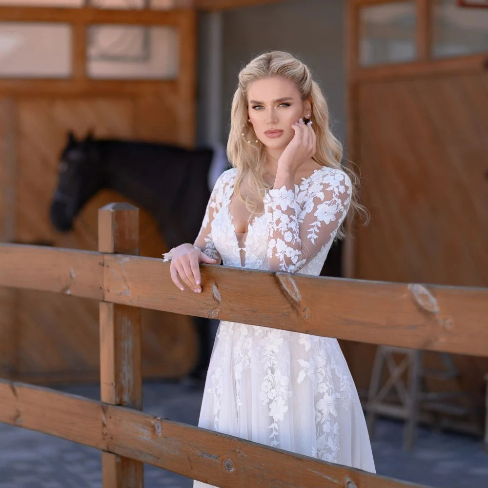 Elegant White Tulle Wedding Dresses V Neck Long Sleeves Bridal Growns Appliques Illusion Floor-Length A-line Vestidos De Novia