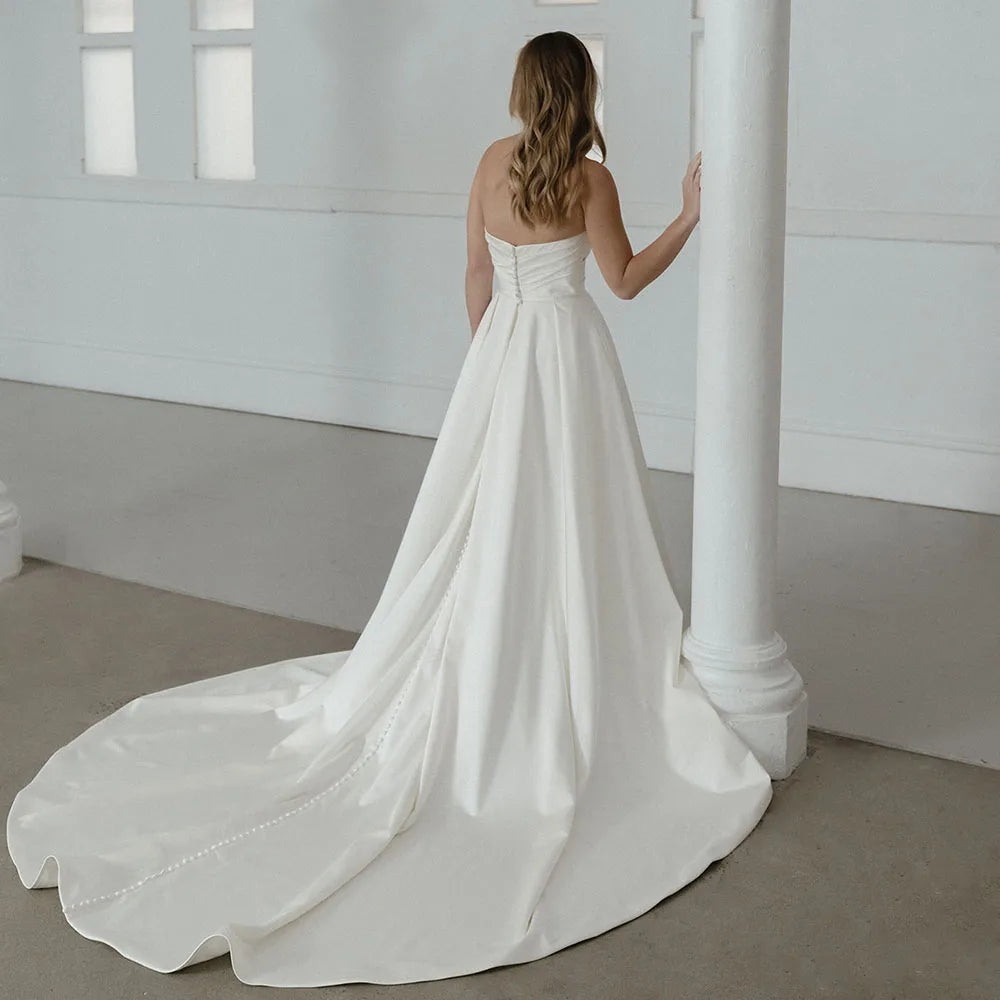 Robes de mariée sans manches blanches simples pour les femmes Strapiess A-Line Bridal Growns avec des vestidos de mode sans dos de Novia 2024