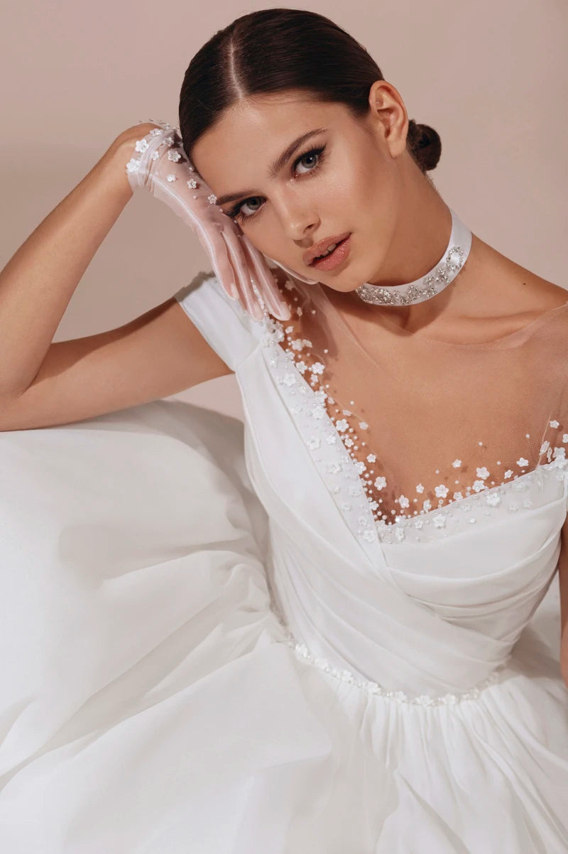 Robe de mariée en satin élégant Organza à manches courtes A-ligne pour les femmes Personnaliser pour mesurer les applications de dentelle élégantes robes de mariée