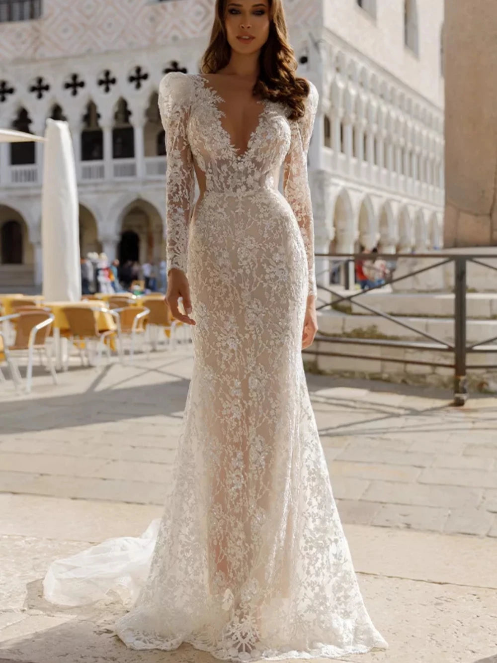 Abito da sposa sexy profondo a v-collo classico Appliques in pizzo Bride Robe Elegant Bribly Mermaid Long Abito da sposa Robe De Mariée