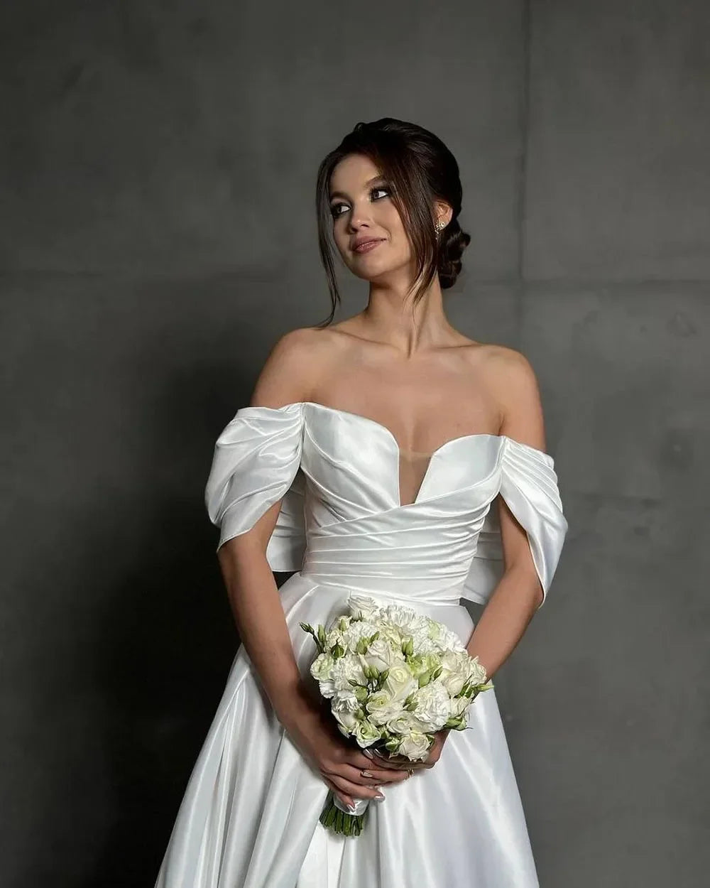 Morbido a fessura laterale di linea semplice dalla piega spalla su misura per abiti da sposa formale da sposa abiti da ballo di alta qualità retrò di alta qualità