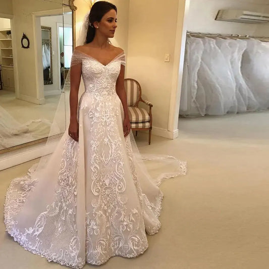 Vintage Lace Wedding Dresses off Shoulder V Neck Appliques Sweep Train Bridal Gowns Backless Formal Occasion Vestido De Novia