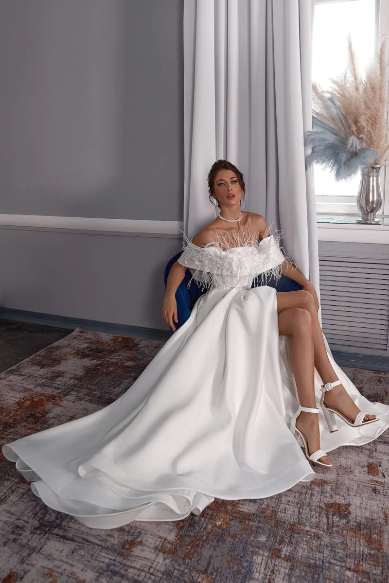 Elegant Wedding Dress With Feathers A-Line For Women Customize To Measures Floor Length Bridal gowns