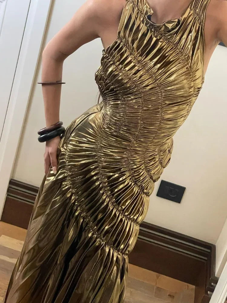 Fashion Gold Sequins plissée Long Dess pour femmes rondes couches sans manches hautes robes minces mode élégante fête de soirée robe