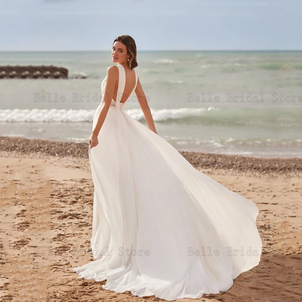 Vestidos de novia de gasa de playa V Cuello sin mangas sin aliento.