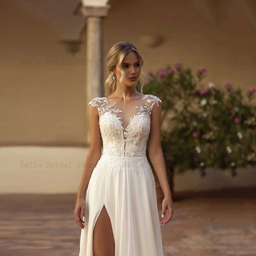 Abiti da sposa in chiffon classici o maniche per cappuccio per collo per abiti da sposa Appliques spazzano a fessura anteriore a-line с вадебное платье 2024