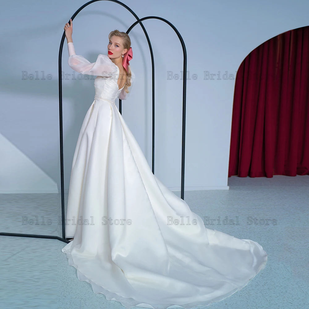 Eleganti abiti da sposa A-Line Abite quadrate maniche da sposa lunghe abiti da sposa per beades Flitta anteriore sweep treno in raso de mariee