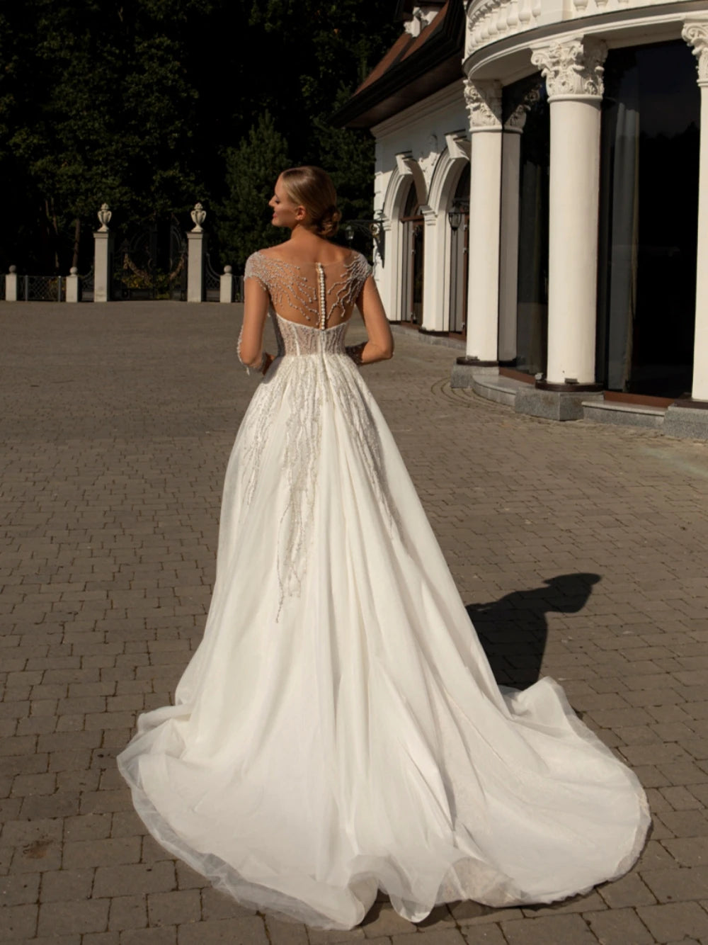 Klassisches O-Ausschnitt Langarm-Hochzeitskleid funkelnde Pailletten Perlen Braut Robe 2024 Vintage A-Linie Langes Brautkleid Robe De Mariée