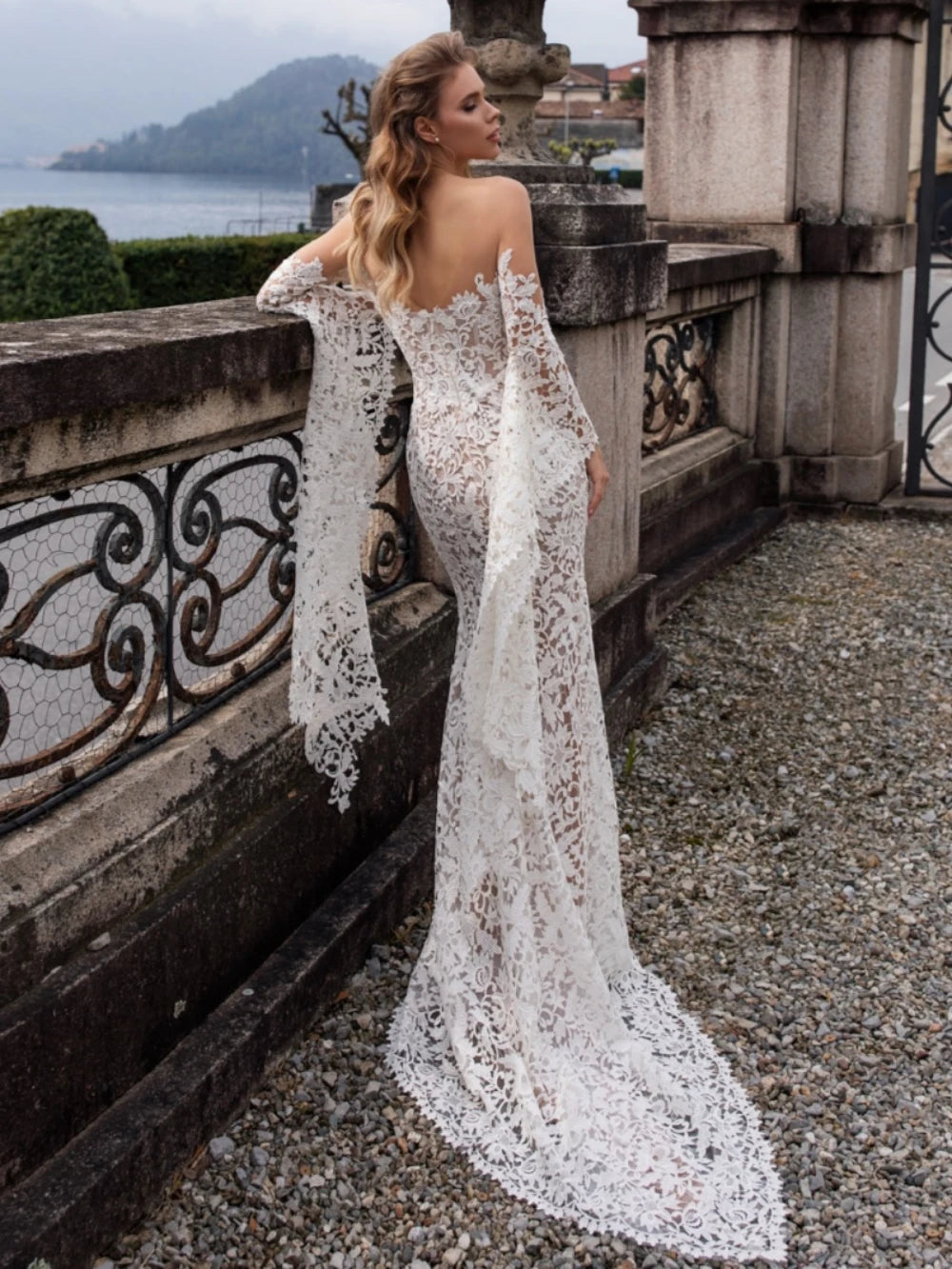 Modernes Hochzeitskleid mit Rundhalsausschnitt und ausgestellten Ärmeln, klassische Spitzenapplikationen, Brautrobe 2024, elegantes langes Boho-Brautkleid, Robe De Mariée