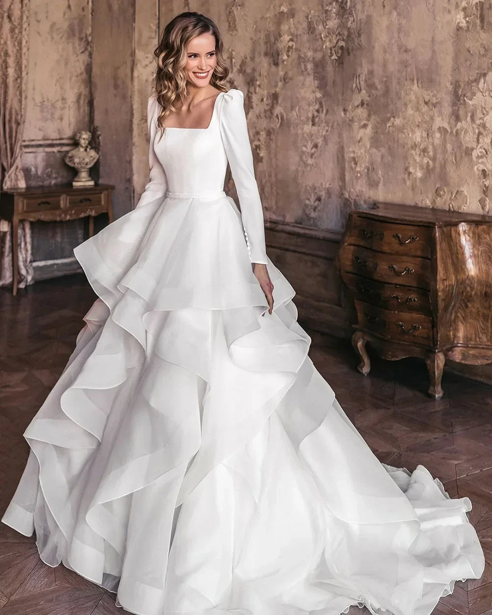 Elegant Modern Tiered Puffy Wedding Dress Long Sleeves Square Neck Bridal Gowns Ball Gown Bride Dress High quality Formal Simple