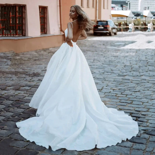 Classy Long Plus Size Wedding Dresses Sexy V Neck Sleeveless Backless with Slit A Line Sweep Train Custom Made Bridal Gowns